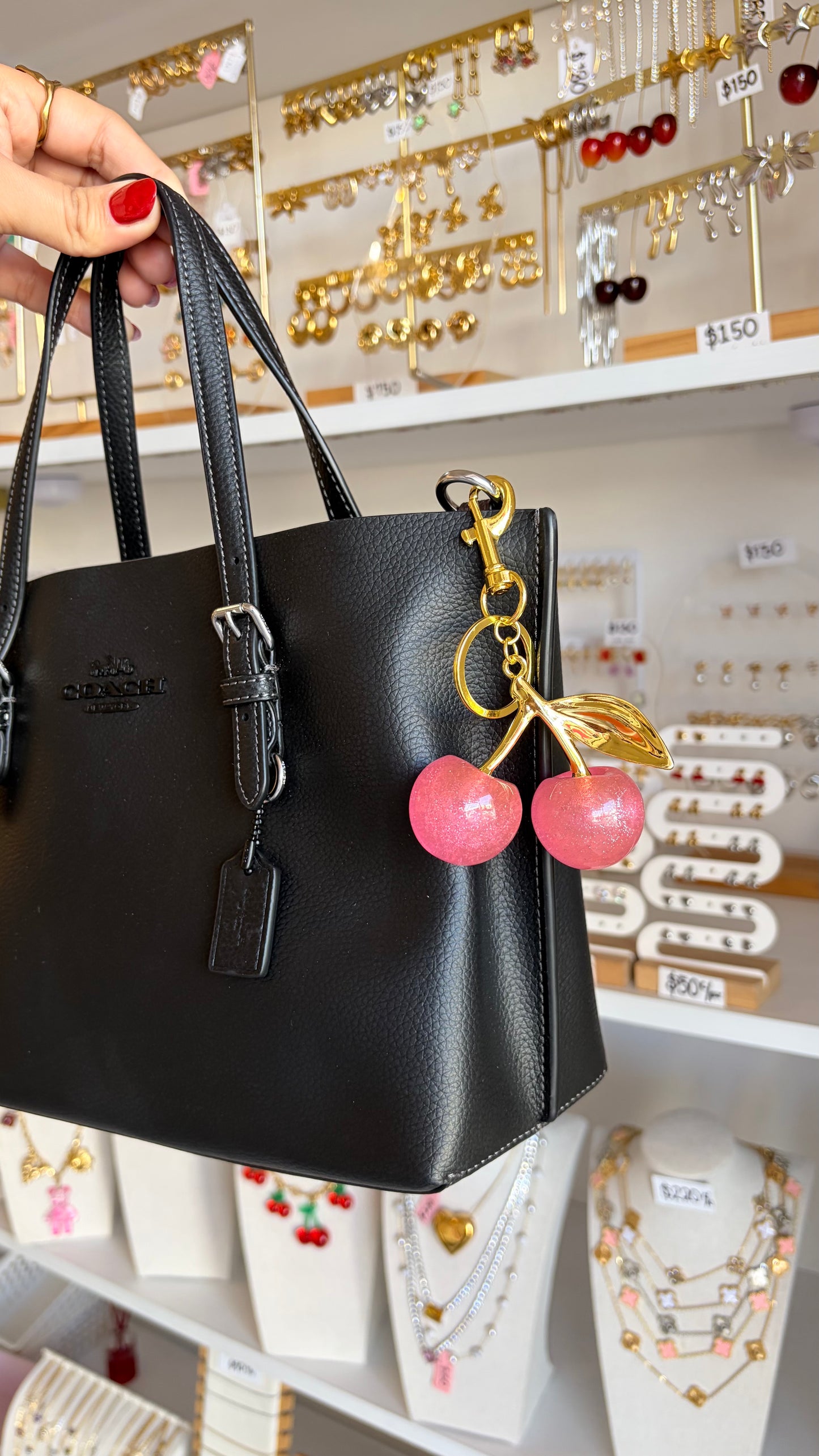 Llavero maxi cerezas rosas y dorado