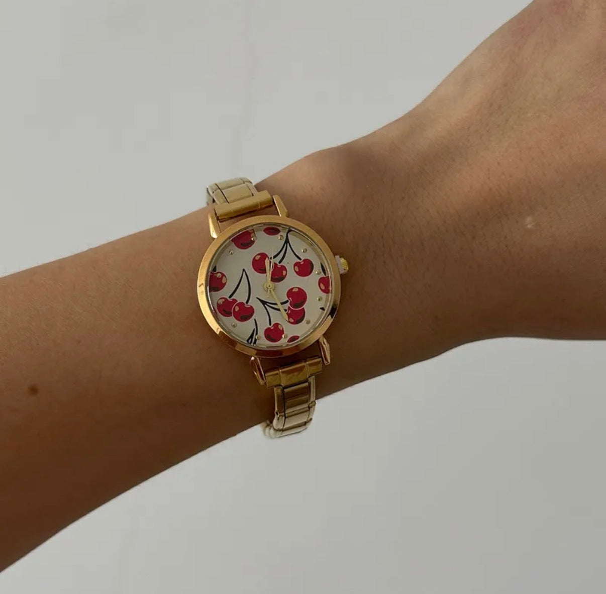 Reloj Italiano Dorado Cerezas