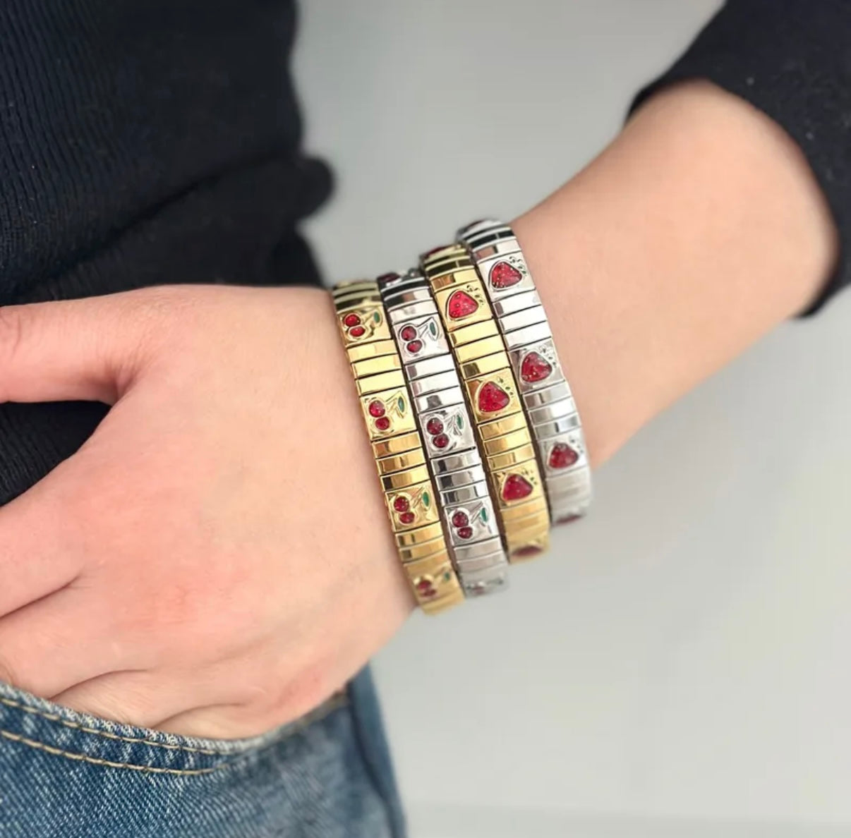 Brazalete Fresas Dorado