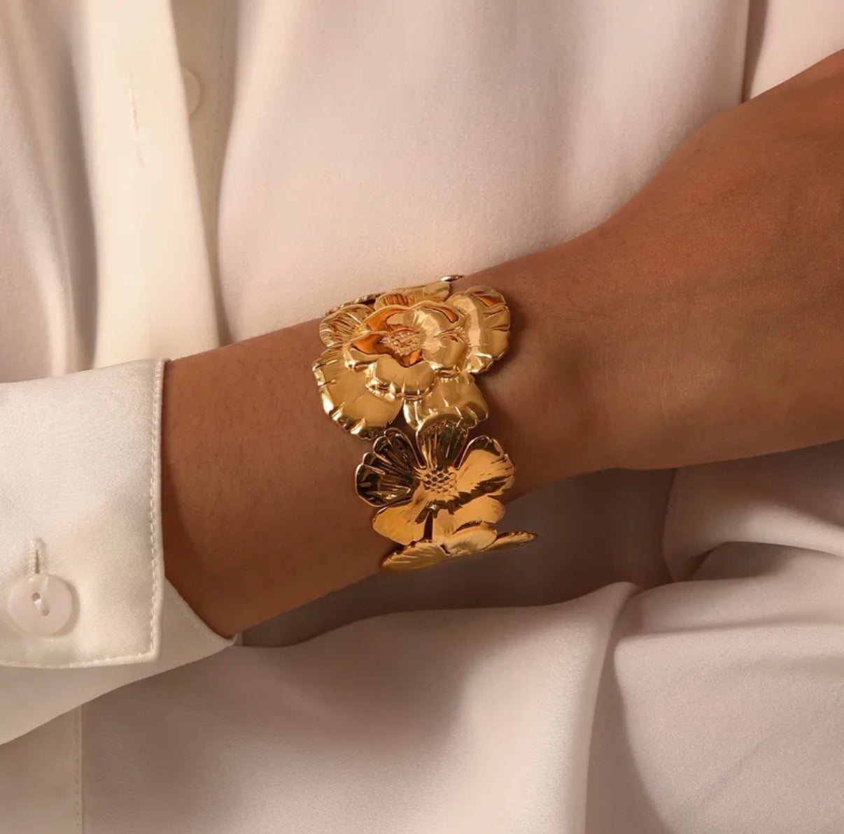 Brazalete Flora Dorado