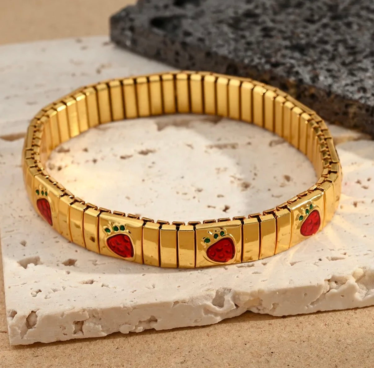 Brazalete Fresas Dorado