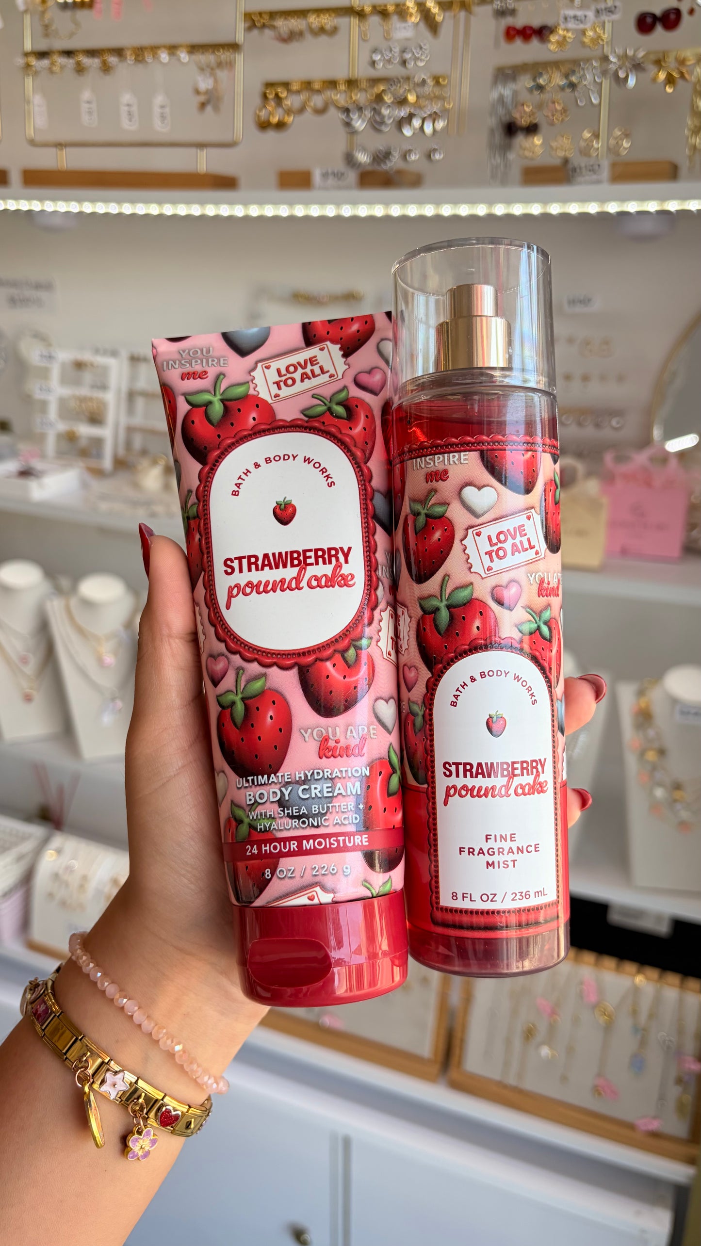 Dúo body mist y crema Strawberry Pound Cake B&BW