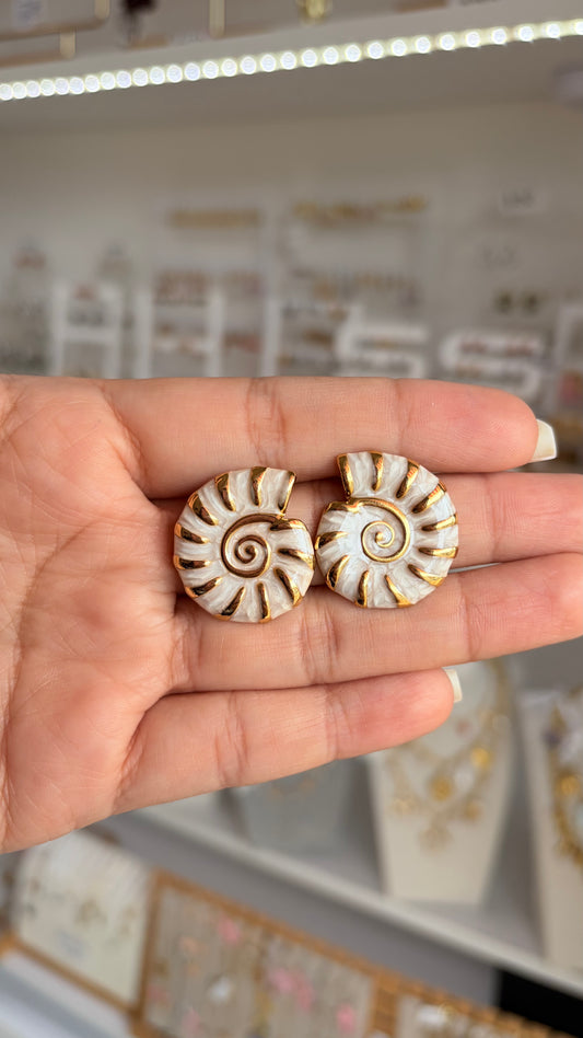 Aretes Concha Blanca