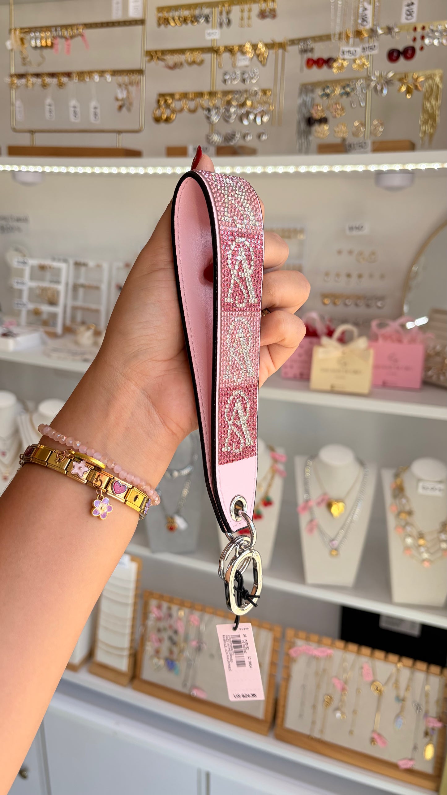 Llavero Rosa Iniciales Victoria’s Secret