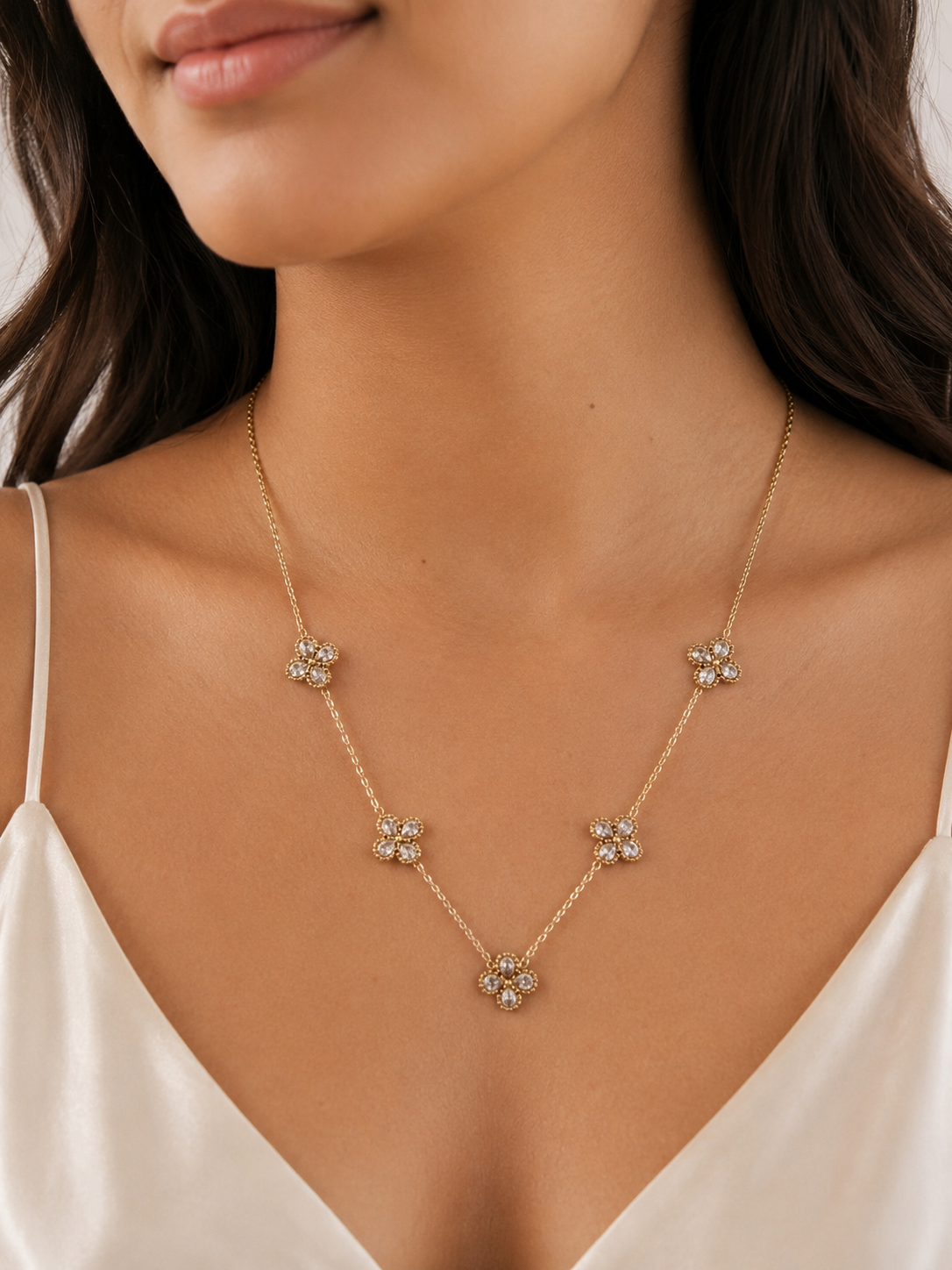 Collar Trébol Piedras