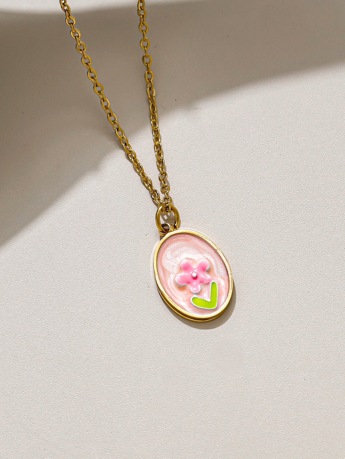 Collar Flor Con Fondo Rosa