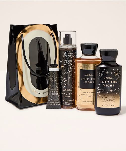 Set Dama Body Wash, Crema Corporal, Body Mist Y Crema De Manos Into The Night B&BW