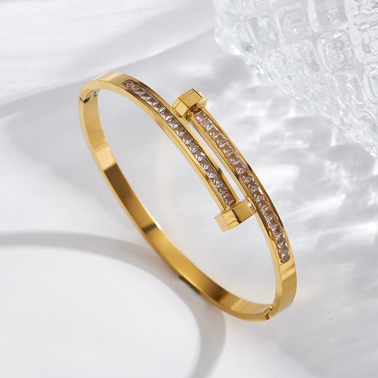 Brazalete Doble Clavo Piedras Blancas