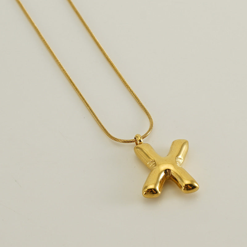 Collar Inicial Grande Dorado Acero